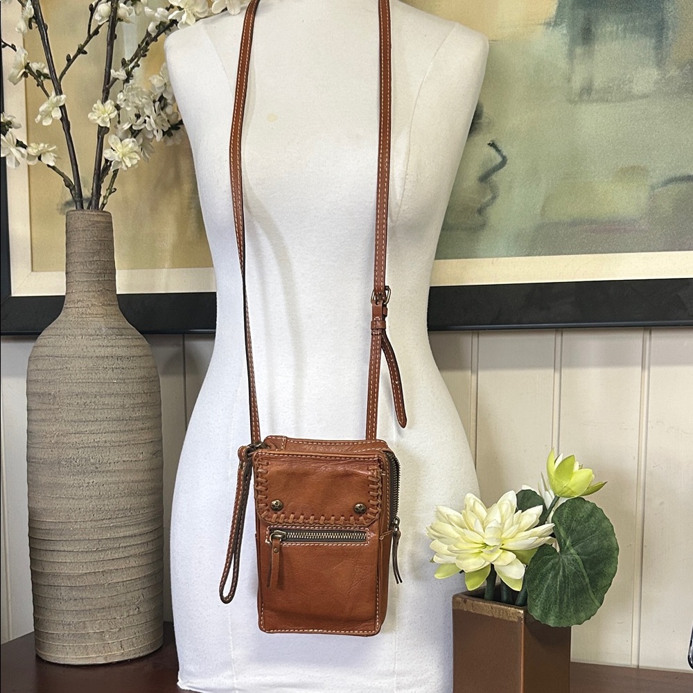 Patricia Nash Cognac Brown Handstitched Leather Crossbody Phone/wallet bag - Picture 2 of 13